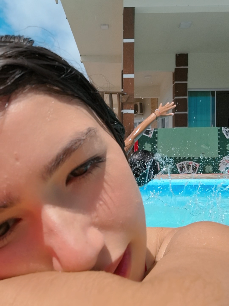 existem dois tipos de pessoas na piscina #foryou #piscina #verao#ferias 