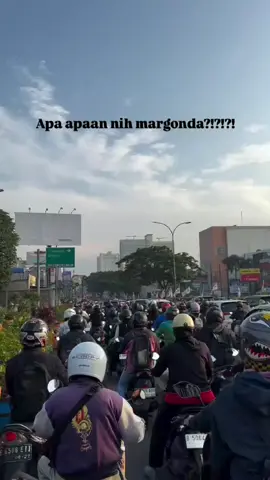 Pantauan lalulintas Margonda arah Jakarta terpantau macet, pagi ini (3/3). #infodepok 