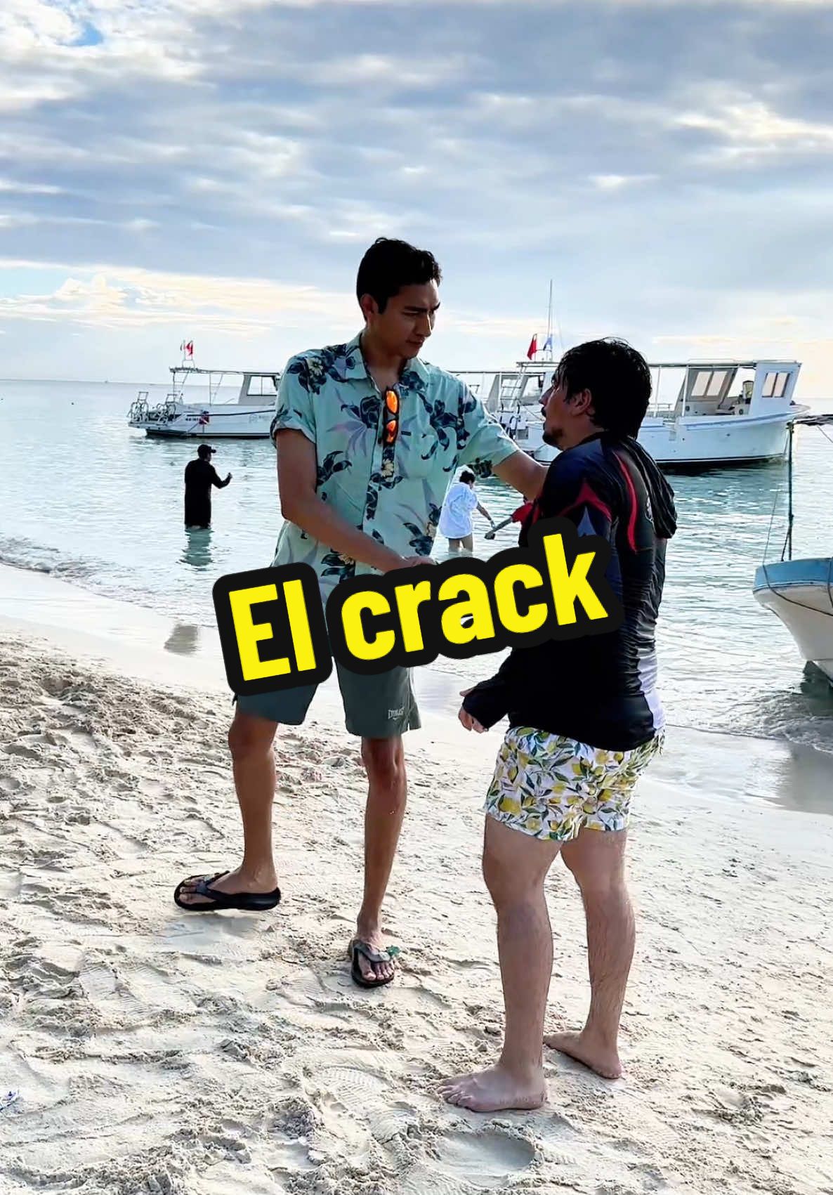 Mi rodilla hace “crack” @Fernanfloo #elcrack #fernanfloo #humor #chiste #meme #crack 