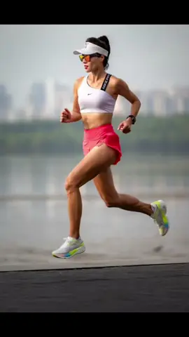 Outfit rất sexy dành cho chị em đi race #chaybo #thoitrangchaybo #aochaybo #quanchaybo #giaychaybo #xuhuong #dongluctapluyen #kyluatbanthan 