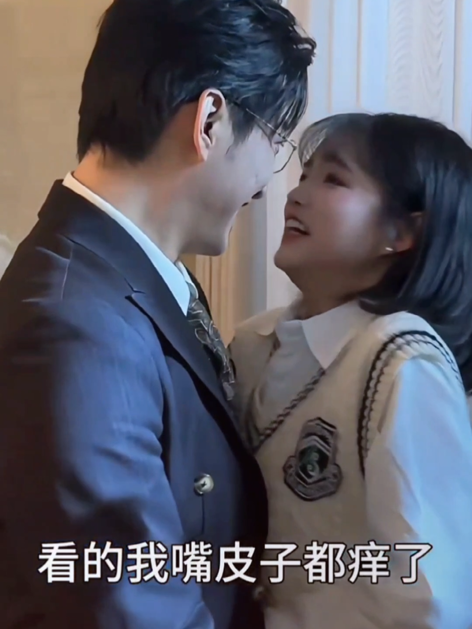 ahhh cute~~~~ 🫠☺️☺️ Yulong & Miemie 🥰#fyp #yangmiemie #咩咩 #reels #yulongmiemie #yulong #于龙   🥰🥰 #Ifyoumissthemjustwatchtheiroldclips #fyp #yangmiemie #咩咩 #tiktok #yulongmiemie #yulong #于龙 