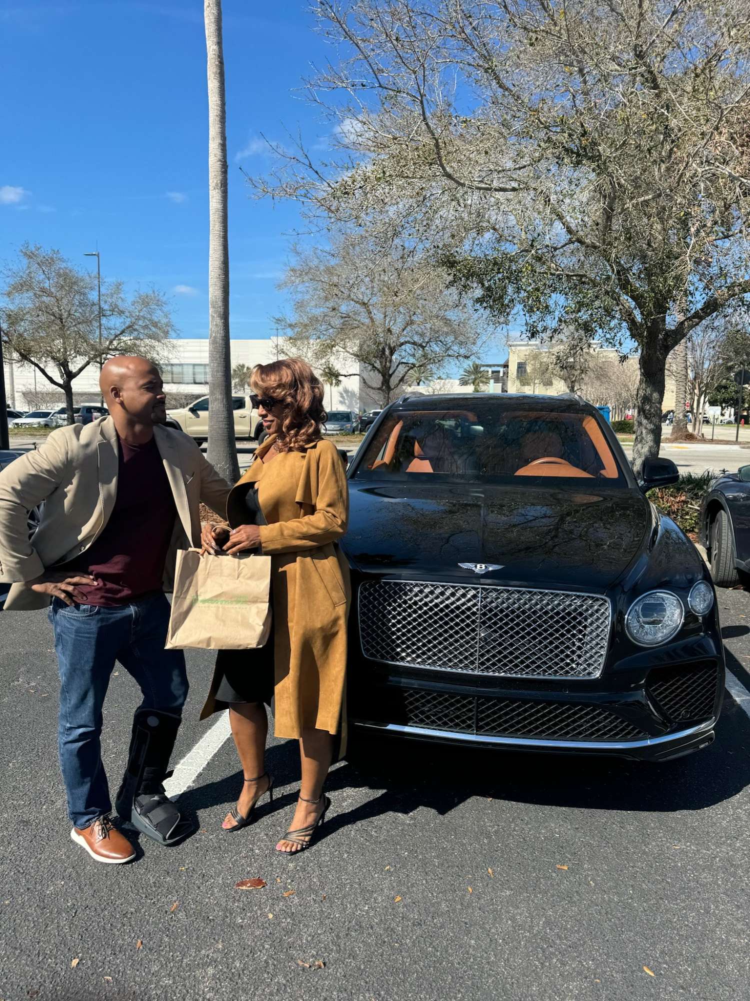 Frank’s Baby Mama tells Albert she wants implants and he steps up to the plate. But wants something in return #God #Jesus #Jesusispoppin #Jesusbeenpoppin #kountrywayne #letthatsizzleinyourspirit #helpisontheway #love #filmmakerchasewalker