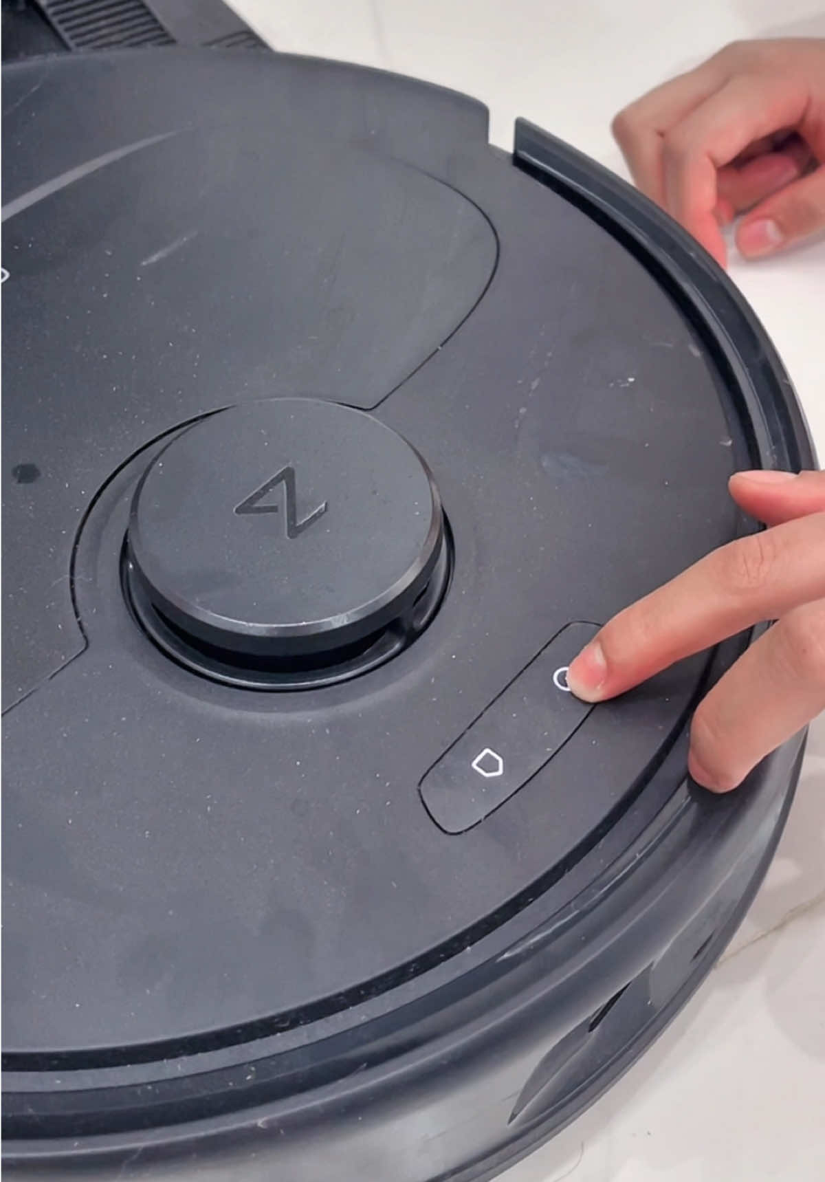 Cho ai không biết sử dụng robot hút bụi lau nhà của Roborock