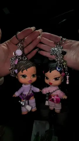 Annddddd kithhhh 😘🩷 me and my bestie sat in the car for an hour making these super cute bratz baby key chains!! They are so cute 😍 #bratzdoll #bratzbabykeychain #DIY #fyp #bratzbabyz #artsandcrafts #keychains #bff #yazmin #jade @Allynah Norris 