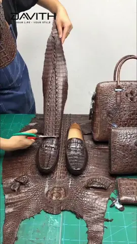Giày lười da c.á s.ấu, sang trọng- lịch lãm- thoải mái GLD39  #dodathucong #handmadeleatherbag #khautay #leathercraft #diyproject #handmade