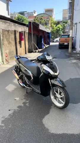 Sh300i đến từ 93 🥰 rửa xe bóng loáng chỉ từ 30k ghé em nha. K6/10 Thanh Sơn, Hải Châu, Đà Nẵng City ☝️☝️☝️