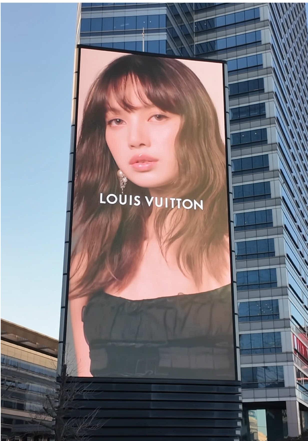 @LISA for Louis Vuitton billboard ✰ #alterego 