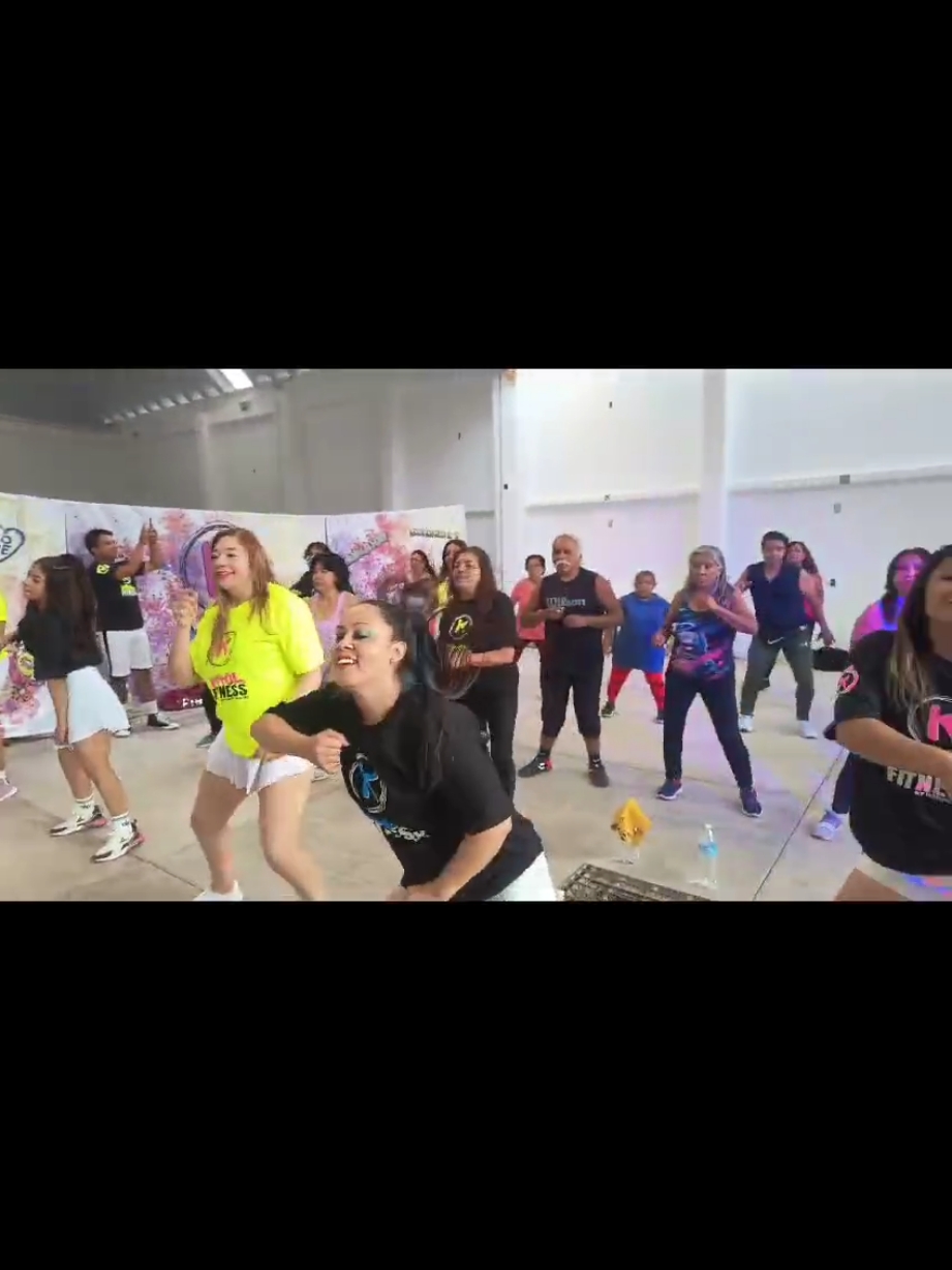#viral_video #krolfitness #krolfitnnes #Fitness #zumba #zumbafitness #bailefitness #baile #squidgame2 #squidgame 