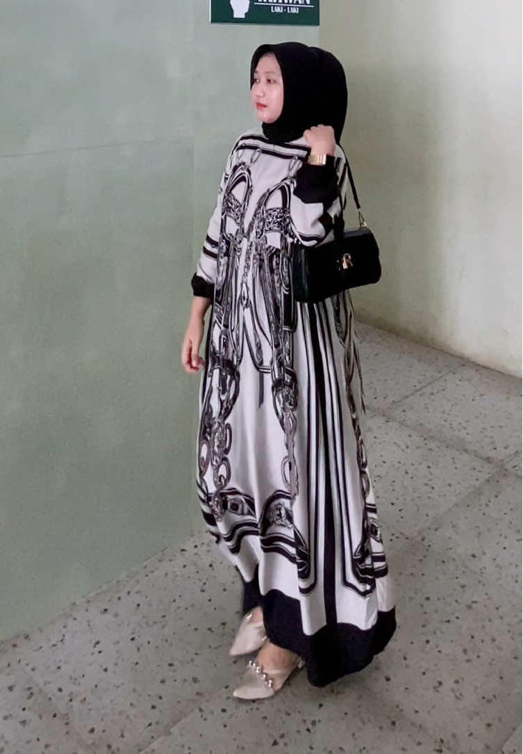 Rekomendasi dress lebaran simpel, elegan, bahannya adem nyaman dipakai 🤍 #bajulebaran #dresslebaran #gamiswanita #dresswanita #gamiscantik #gamismurah #bajuraya #ramadhanekstraseru 