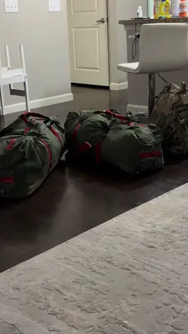 Deployment actually came 💔💔… #deployment #militarylife #militaryspouse #militarytiktok #milso #milspouse #milsolife #fyp 