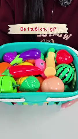 Câu hỏi mà em nhận được nhiều nhất đấy là bé một tuổi thì chơi gì ? ##cohoaidochoi