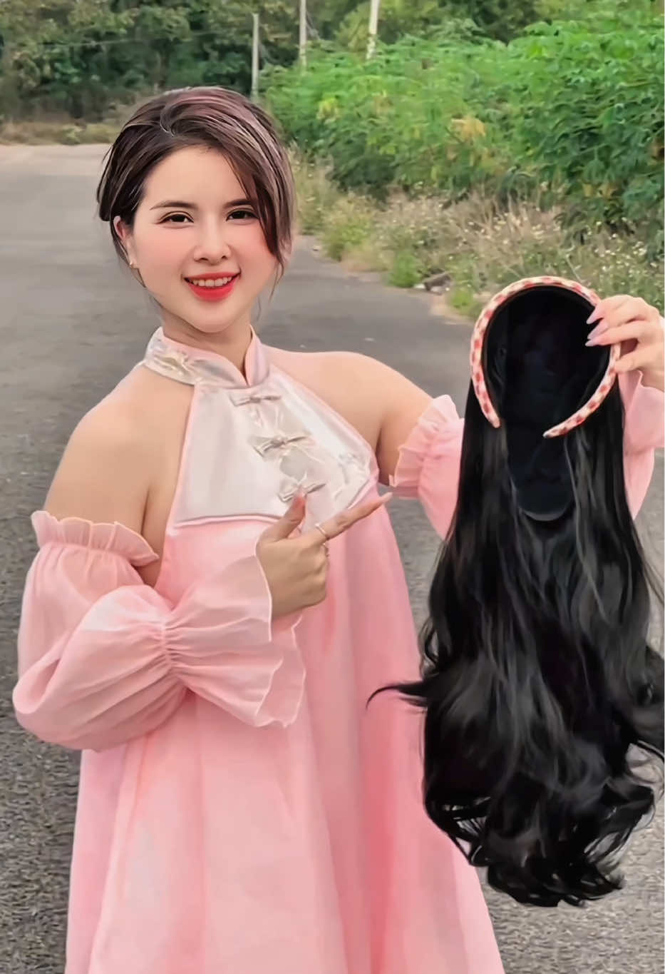 Mua cài tóc nửa đầu được tặng ngay 1 mái thưa tóc th.ật chỉ trong hôm nay ạ . Nàng nào yêu thích phong cách tiểu thư không nên bỏ qua em này nhé #tócgiảnữ #tocgia #tócđẹp #xuhuong 