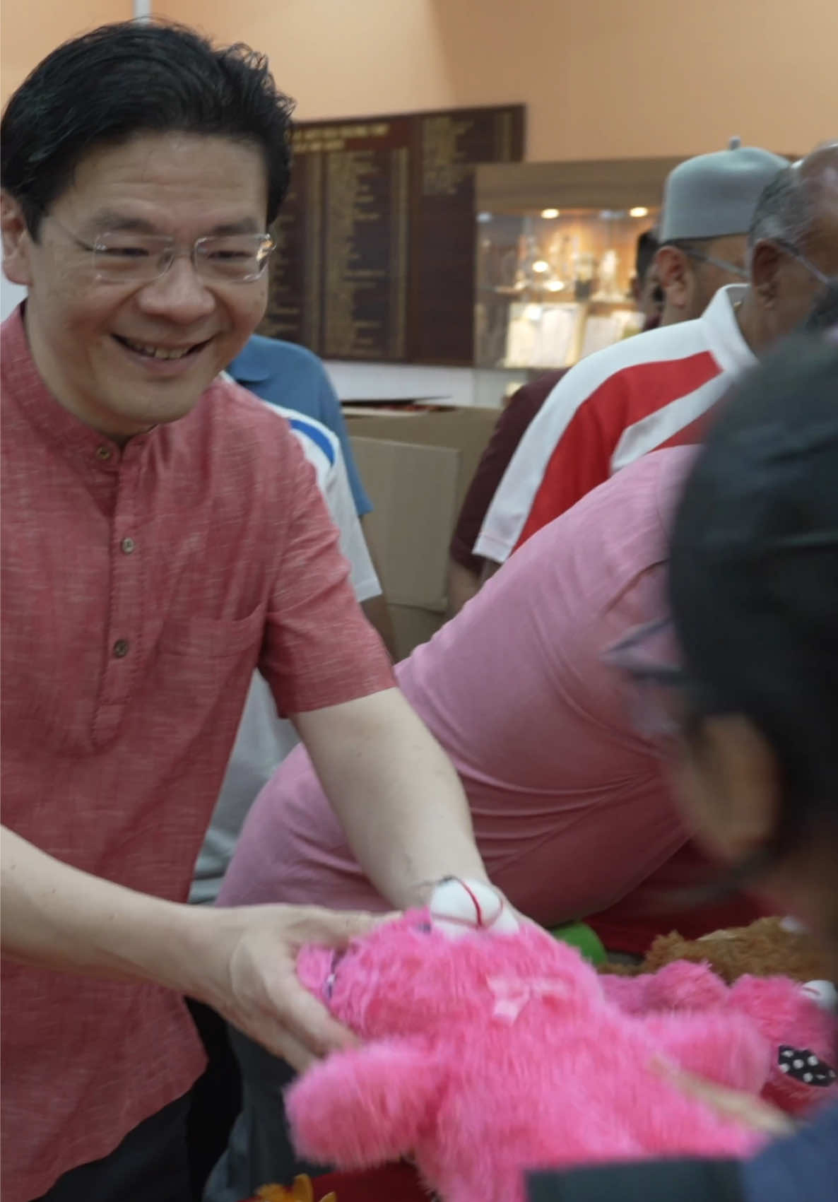 Joined Humanity Matters and their team of volunteers to prepare care packs for children in Gaza. Here's a behind-the-scenes look at the effort of 300 dedicated volunteers!
