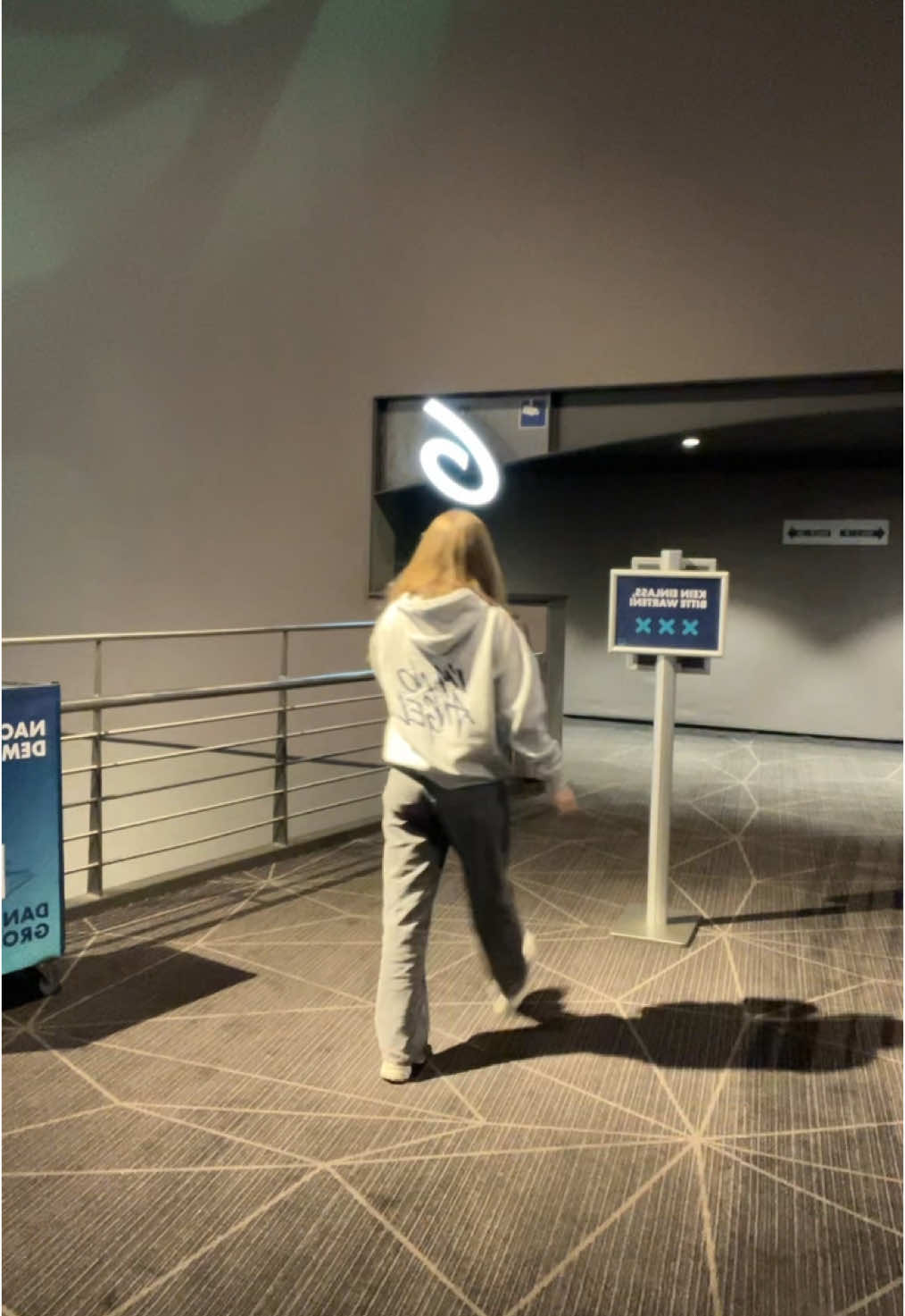 Sry aber ich kann halt keine anderen Tänze. #push2start#dance#fyp #viral (hab nur gewunken)