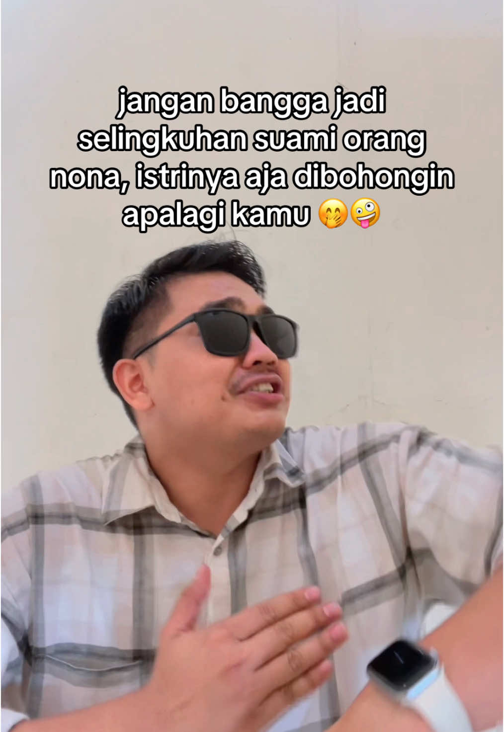 Paling cuma dikasih duit terus di iclik iclik🤣🤣