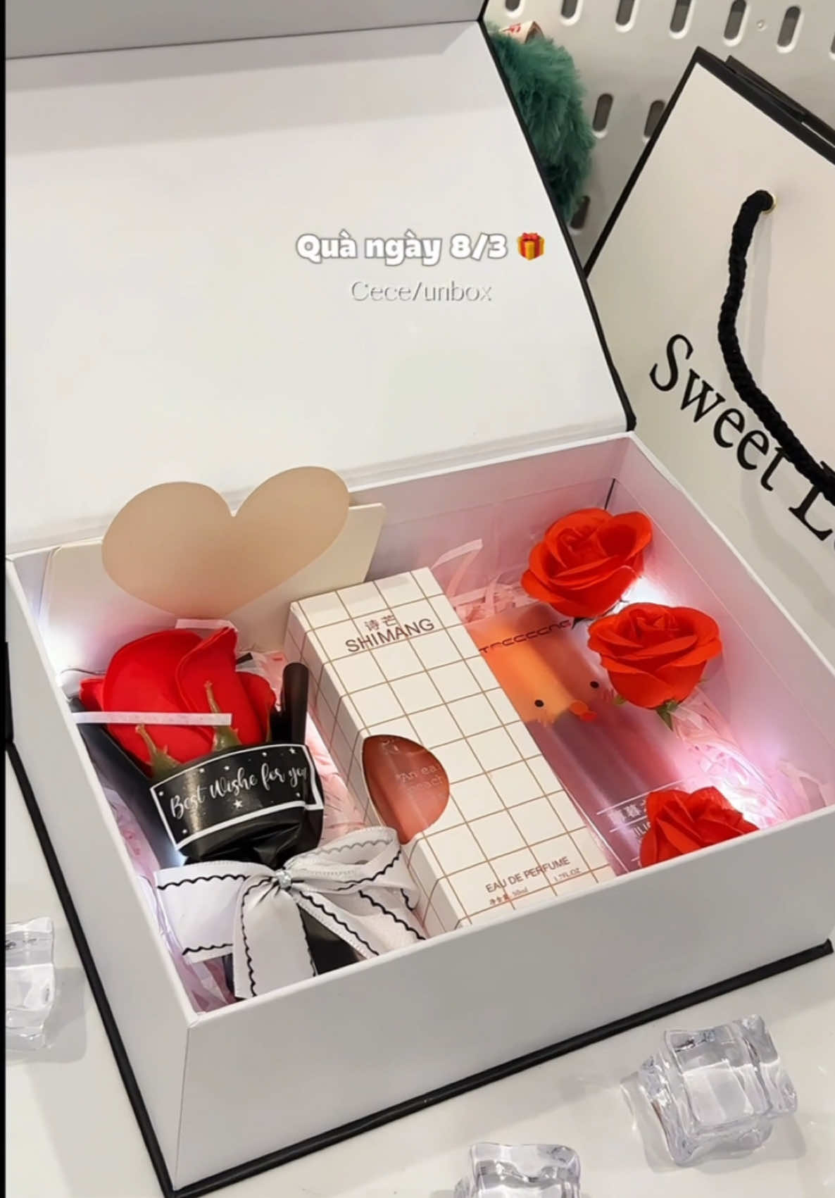 Của ai thì mau ra lấy đi nhé 🎁🎁🎁🤣#xuhuongtiktok #xuhuong2024 #unboxingvideo #tiktokshop #unbox #riview #8_3 #unboxing #quatangnguoiyeu #quatangbangai 
