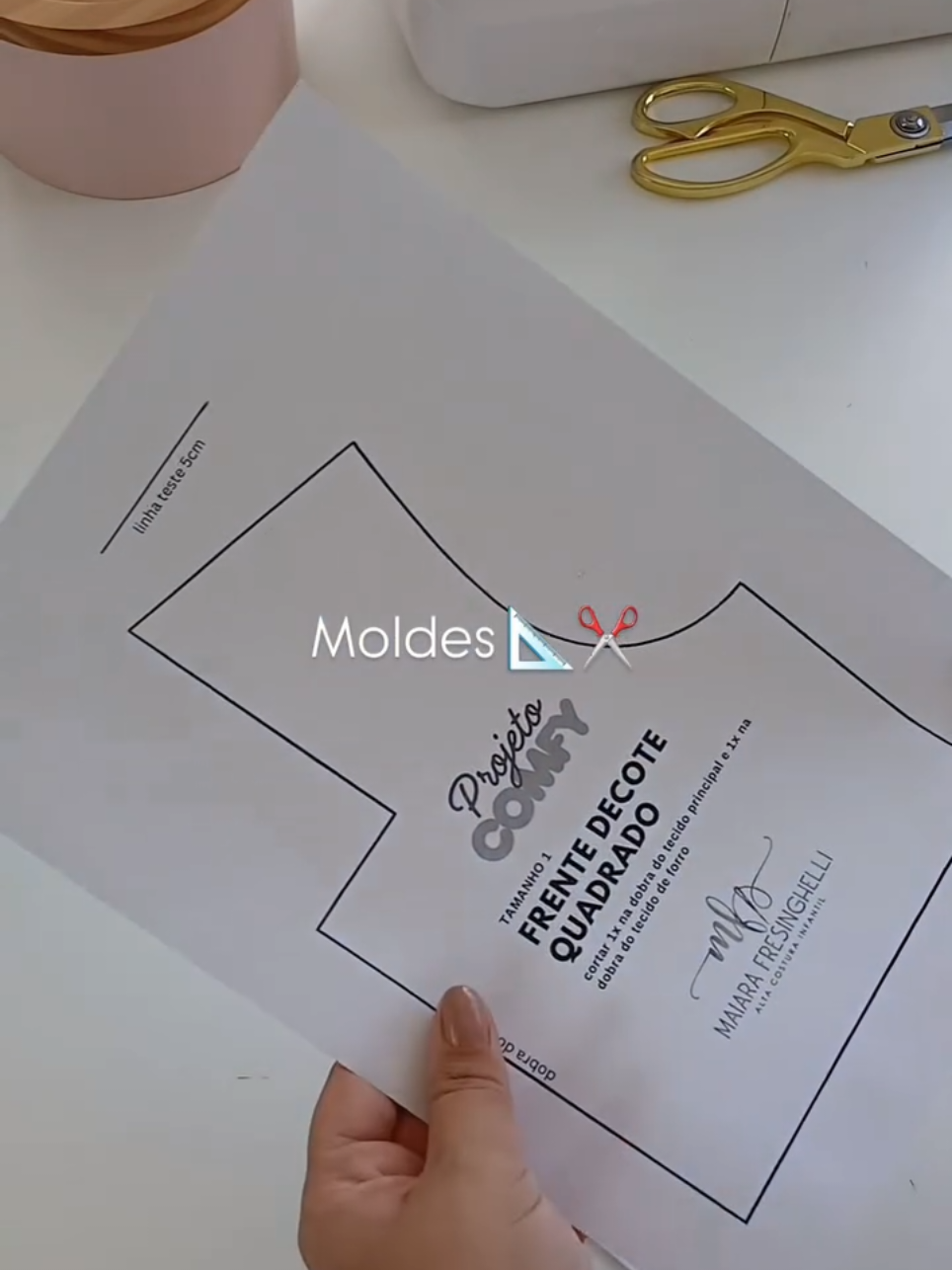 Exclusivo para costureiras que querem VIVER DE VESTIDOS ⚜️ Por apenas R$97 você tem acesso aos moldes em PDF para imprimir em casa ou em qualquer papelaria em folha A4, nos tamanhos 1, 2, 4, 6, 8 e 10 e aulas com o passo a passo da costura 🧵✂️ Faça e venda o ano inteiro essas princesas: ⚜️Branca de Neve  ⚜️Bela Adormecida  ⚜️Bela de Bela e a Fera  ⚜️Alice no país das ⚜️Maravilhas ⚜️Cinderela ⚜️Tiana ⚜️Moana ⚜️Ariel. Escreve QUERO que te mando o link 🔗 #fantasiadeprincesa  #cursodevestidosinfantil  #moldesprontos 