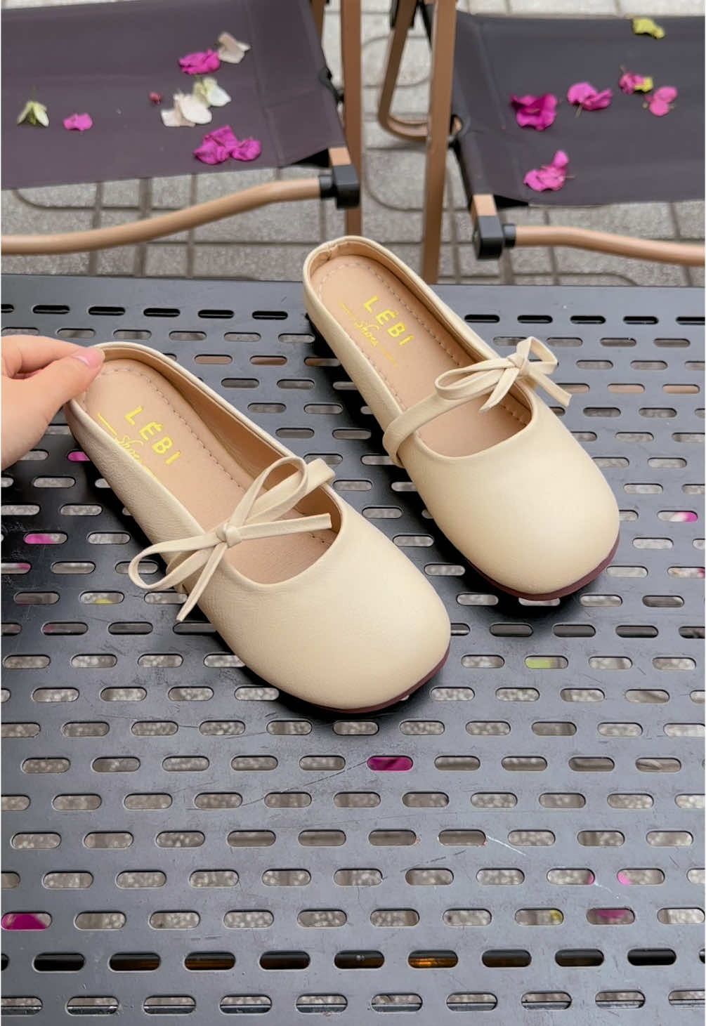 Sục bệt nơ nhỏ cho các nàng thơ #muataitiktokshop #giaybupbe #muataitiktok #shoes #LEBI 