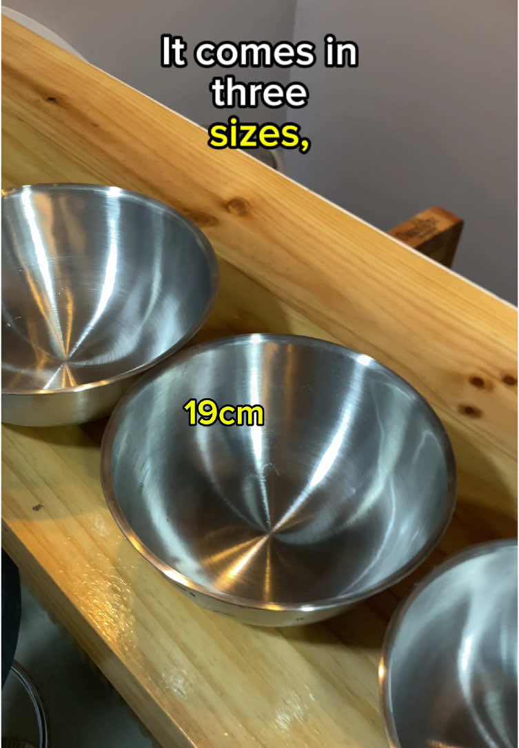 Another kitchen find for the “adulting phase” peeps! 🥰  #kitchenfinds #stainlesssteel #durabledesign #mixingbowl #saladbowl #tiktokfindsph #homebuddiesph #xybca 