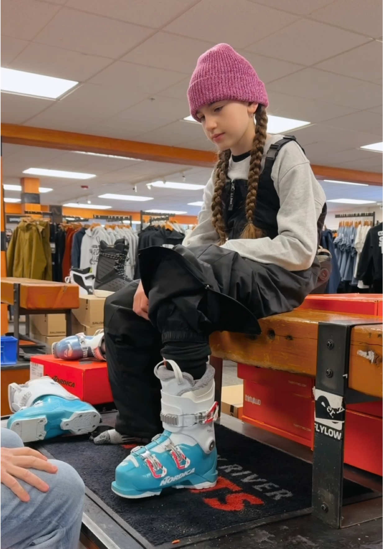 her very own ski boots 🥹😭🎿🌨️🏔️ @Sunday River #amazingabigailgrace #momdaughter #maine #youngmom #cerebralpalsy #disability #morningvlog 
