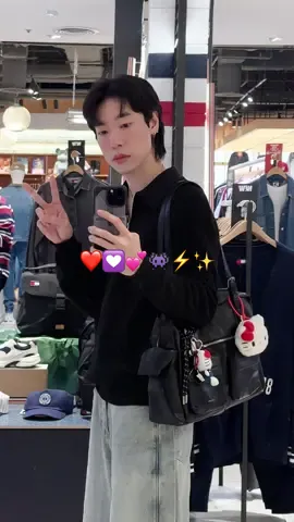 ชีเสิร์ฟ @Central Department Store ….. #samoondoh #OOTD #แต่งตัวไปทํางาน #แต่งตัวไปเที่ยว #รีวิวกระเป๋า #กระเป๋าเกาหลี #outfitinspo #grwmoutfit #outfitideas #ไอเดียแต่งตัว #outfitinspiration #sanrio #แต่งตัว #กระเป๋าแฟชั่น #กระเป๋าสะพาย 