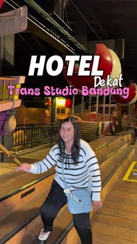 Staycation di sini aja   #REDTravelers #REDDoorzID  #bukasemuapintu #urbanviewbyreddoorz Sama mentions ke @RedDoorz Indonesia 