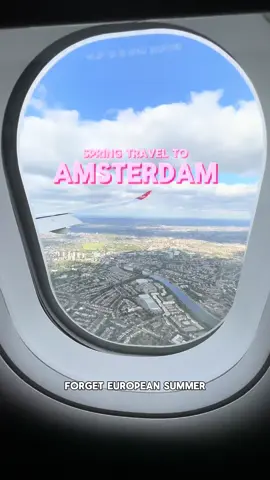 Forget Euro summer... spring is the best time to travel in Europe & Amsterdam is the place to be!! Whether you're looking to explore a new city, experience the tulips blooming, or ride through the canals of Amsterdam, this city has it all 🇳🇱💗