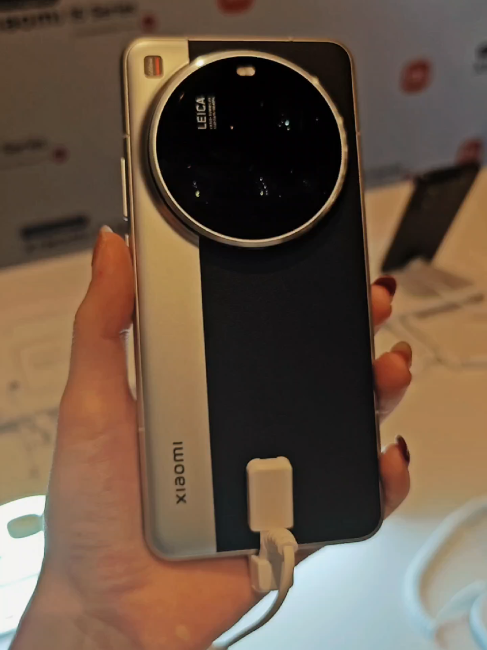 Xiaomi 15 Ultra in Silver Chrome colourway 😍 #Xiaomi15Ultra #Xiaomi15 #Xiaomi #Smartphone 