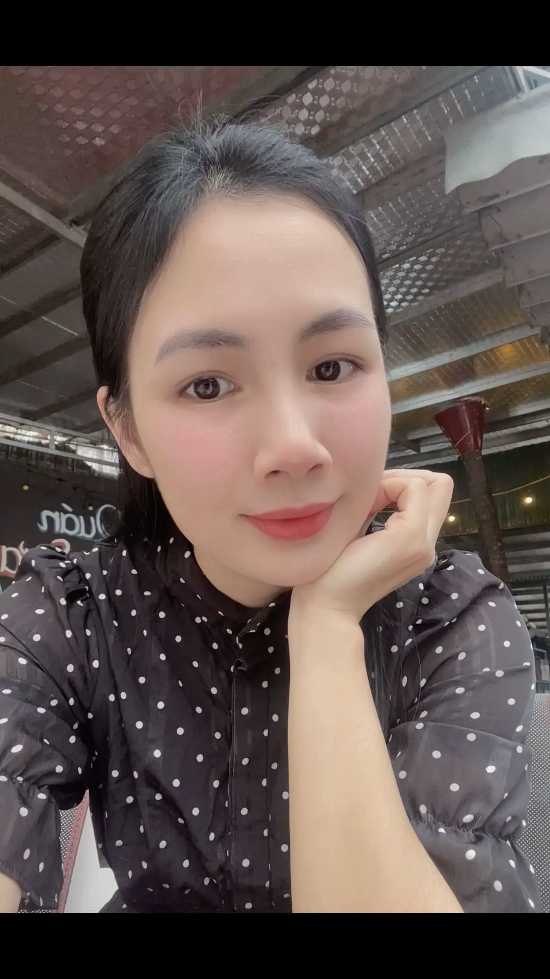 Dù em có tốt đẹp đến đâu, nếu em ở sai chỗ, em cũng không có giá trị !  Sẽ có nơi vừa đủ, để em muốn ngồi lâu Sẽ có người đủ tốt, để em muốn bắt đầu.