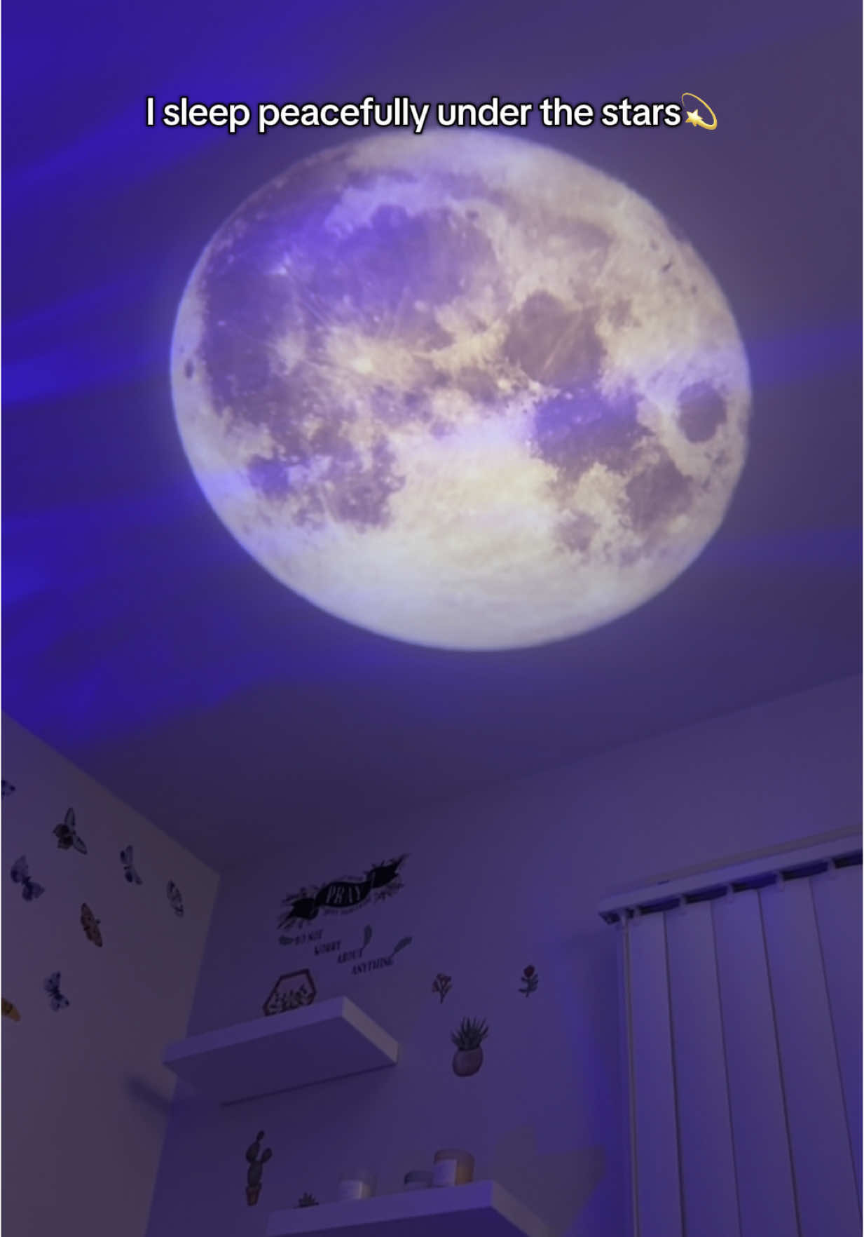 I sleep peacefully under the stars ✨#lamp #amazonfinds #tiktokmademebuyit #tiktokmehizocomprarlo #dulcessueños #gift #stars #viralvideo #perfectgift #paratii 