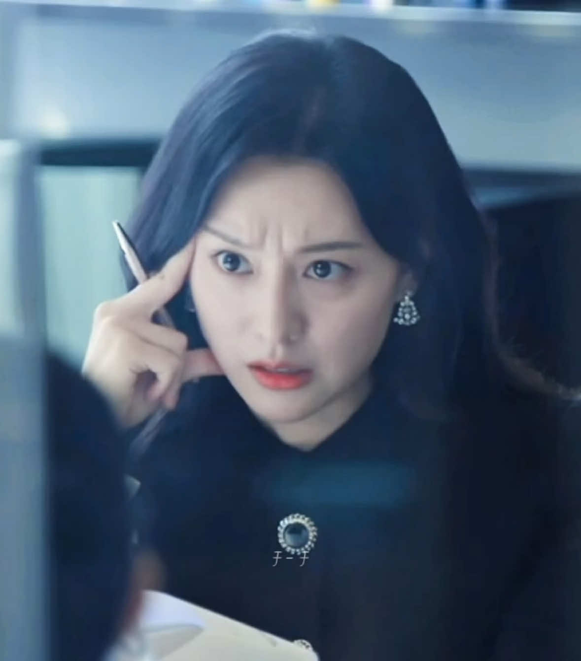 😠😠 #kimjiwon #jiwon #김지원#queenoftears #queenoftearskdrama #kimjiwon김지원 #kimjiwonactress #nuhoangnuocmat #honghaein 
