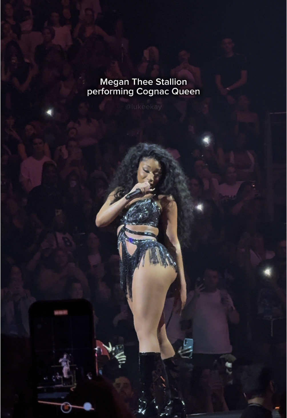 MEGAN THEE STALLION PERFORMING COGNAC QUEEN AT THE O2 IN LONDON🇬🇧 #megantheestallion #theestallion #megan #hotgirlsummer #hottie #cognac #dancer #live #concerts #fyppp #music #rap #london @Megan Thee Stallion 