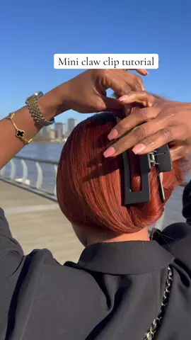 Mini claw clip tutorial - wig version  #ChrissyBales #fyp #clawclip #fyppp #WigStyling #wigs 