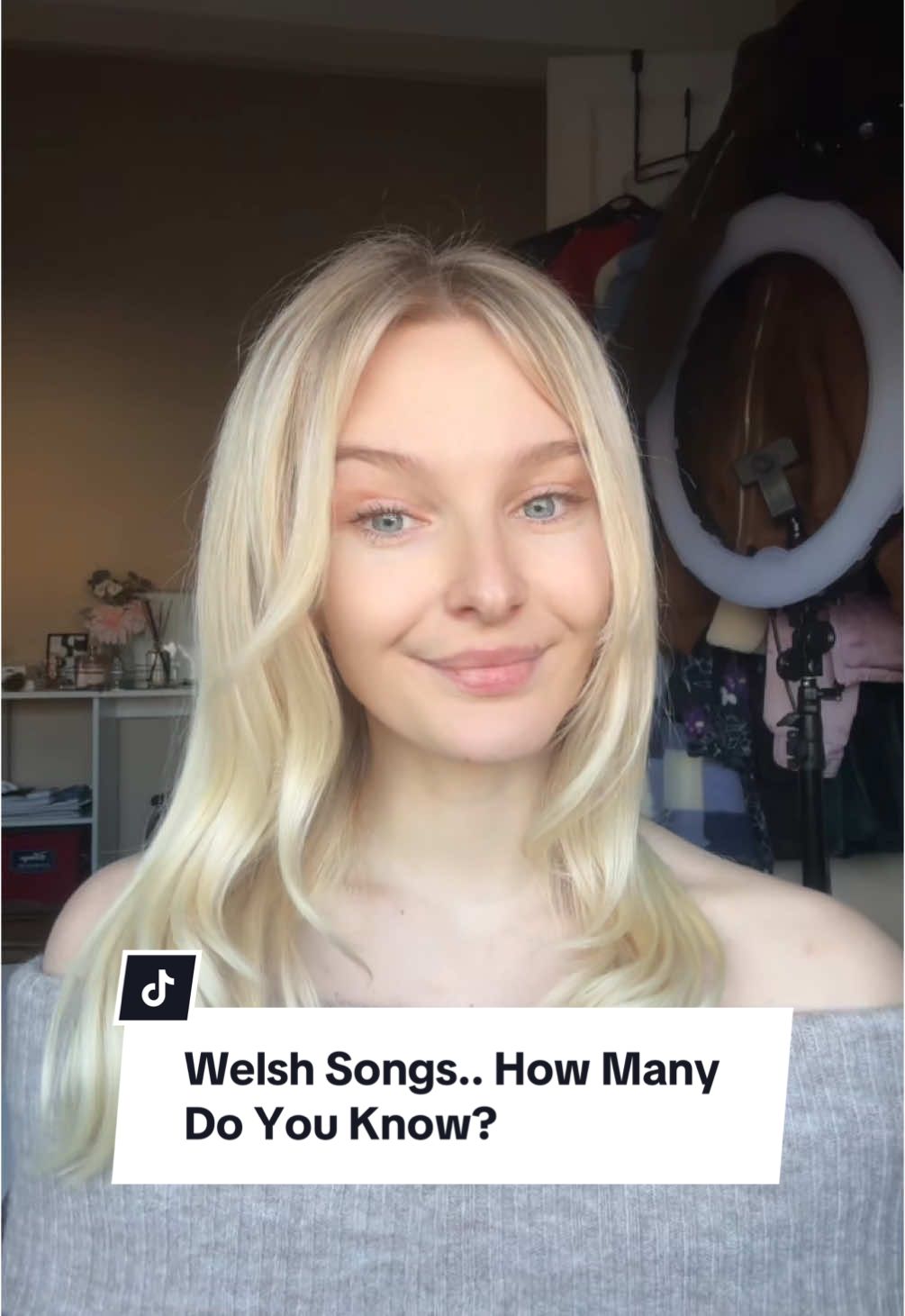 Put a finger down.. Welsh songs edition👀 which is ur fav?? 😅 YMA O HYD #welsh #putafingerdownchallenge #Wales #welshtok #songsyouforgotabout #cymraeg 