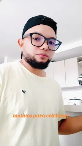 Motivos para celebrar  #matador #ronmedellin #celebrar  #viral #política #colombia  #papapitufo #caracolnoticias 