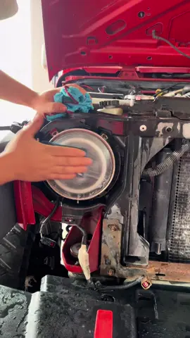 Limpiando los faros de mi jeep Wrangler #jeep #cars #CapCut #fyp #foryoupagee #foryoupage #cardetailing #alexavendañocars🚘 #fypシ #foryoupagee #parati #paratiiiiiiiiiiiiiiiiiiiiiiiiiiiiiii #foryoupageofficiall #soluciones #foryourpage #viralvideo 