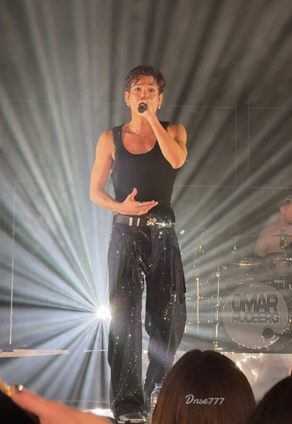 🥹🥹🥹 #omarrudberg #everynightfantasy #europetour #ournightourfantasy #concert #berlin #enftour #omar #shefellinloveinthesummer #everynightfantasytour 