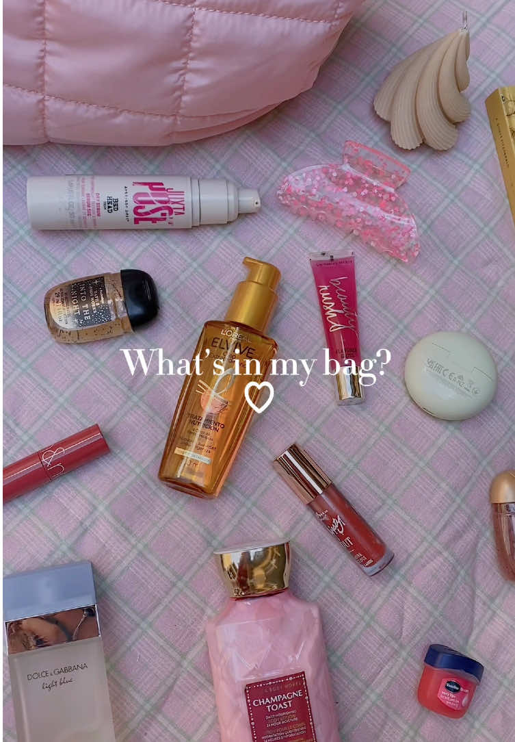 Bag diary No. 1 🧴🎀 Favourite things I’ve been using lately.  These are my everyday essentials and this month, I’m also starting The Great Gatsby. Let’s see how I like it! #whatsinmybag #girlytok #fyp #tiktokmademebuyit #Vlog 