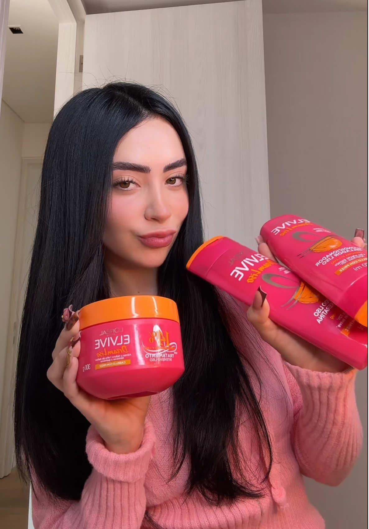 Dile adiós al frizz y hola a un cabello liso y suave todo el día! ✨  Con #DREAMLISO de @L’Oréal Paris 💕  #LisoPerfecto #LisoEfectoKeratina #LorealParisHaircare #PublicidadVerificada #cabellosinfrizz #frizzyhair #hairtip