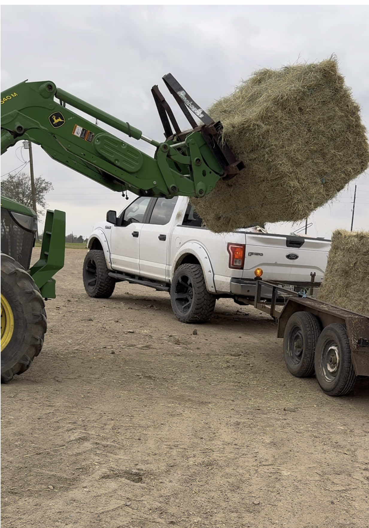 Come pick up feed and hay w me! 🐎 #CountryBeforeCountryWasCool #FeedYoShit #horses #horsesoftiktok  #countrylife #country  #horsetok #countryshit #blackcowboys #blackexcellence #countryboy #feed #hay #alfalfa 