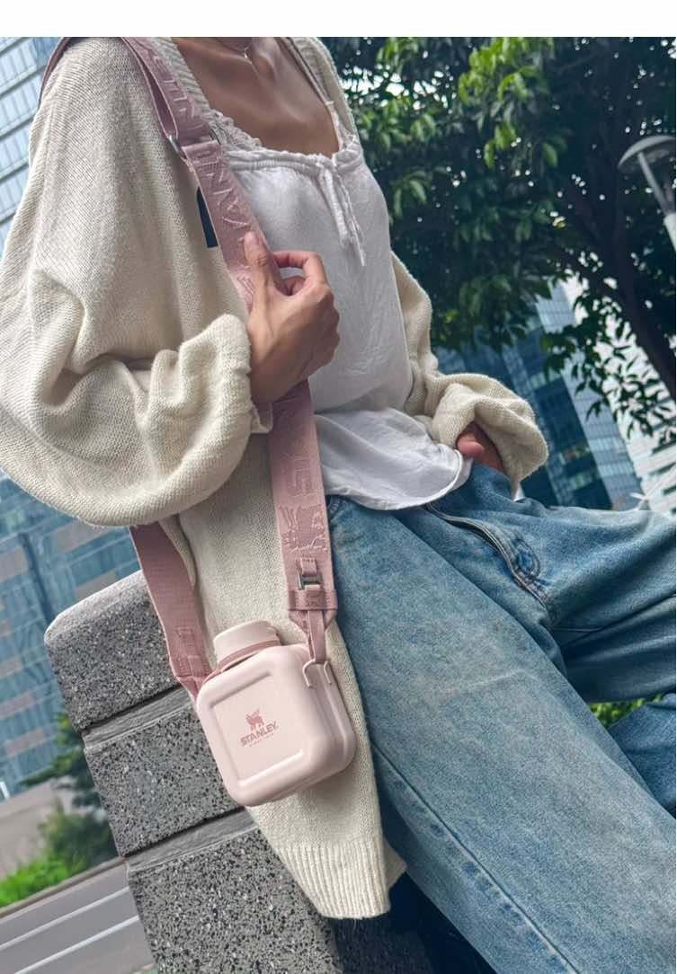 The Next x Nature Canteen is designed for hands-free convenience—sling it on and go. Whether you're heading to the gym, hiking a trail, or just out and about, this stylish canteen makes staying refreshed effortless and making statement. Available in 16oz & 25oz, the Next x Nature Canteen comes in Rose Quartz, Pomelo, and Ash. Find it at our flagship store, pop-up locations, and atmos. #StanleyIndonesia 