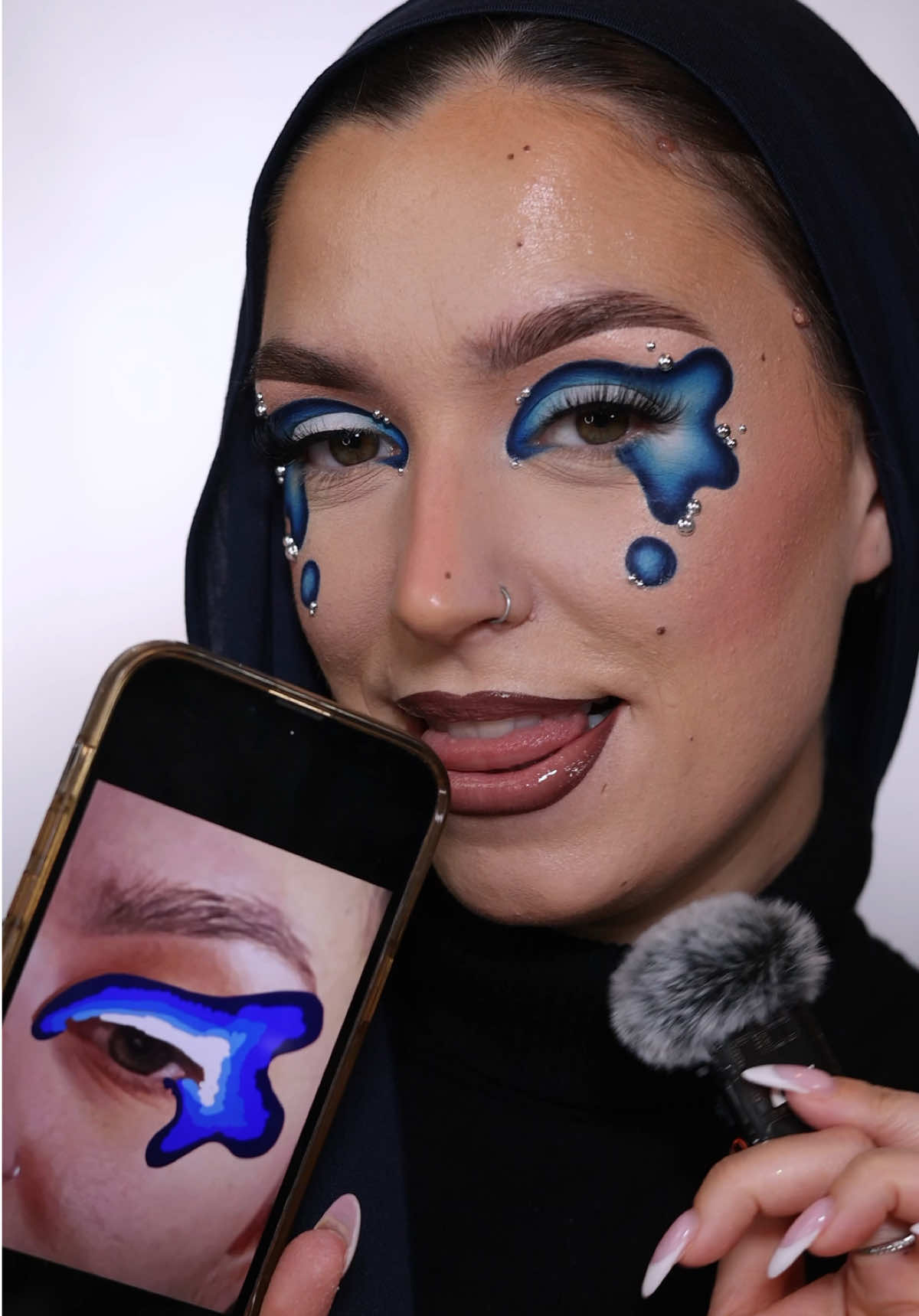 This look gave me anxiety! Thankyou for everyone that joined my live to watch me struggle with it 🤣💙 #eyeshadowtutorial #creativemakeup #bluemakeup #drawmymakeup #makeupgoals #boldmakeup 
