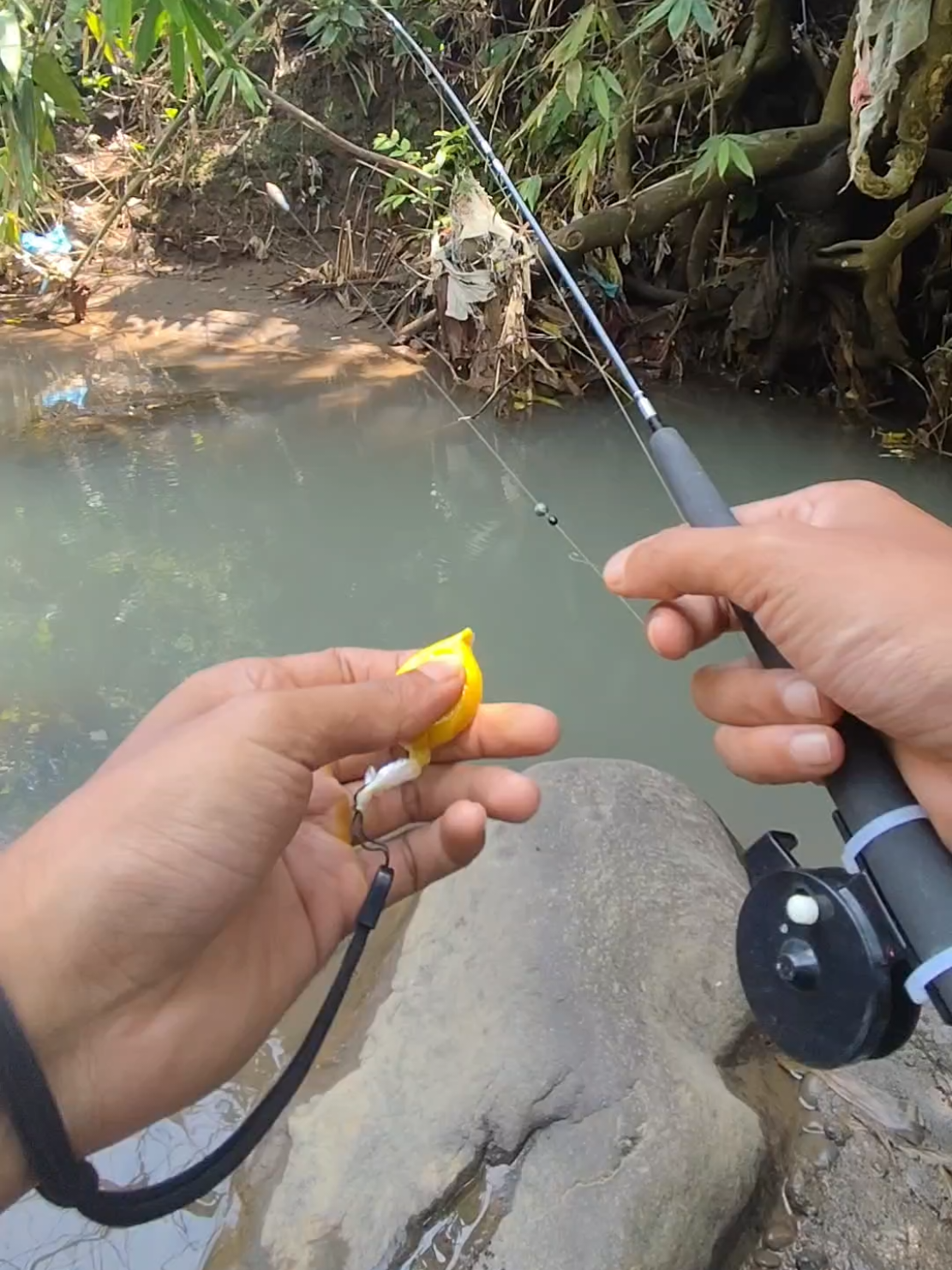 WADERAN lagi masbro#mancingwader #microfishing #umpanwader #racikanumpan #fyp #fishing #mancing 