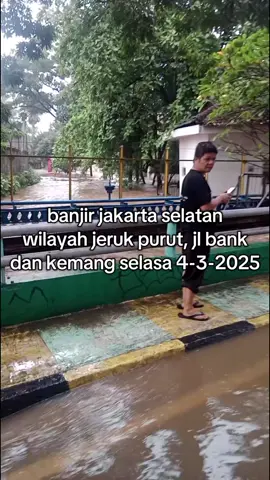 kondisi jakarta selatan  wilayah jeruk purut, jlbank dan kemang banjir #kondisijakarta #jakartabanjir #jakartamacet #curahhujantinggi #banjir #jakrtaselatan #dkibanjir #jakarta #sungaiciliwung #keramatjati #wadukrambutan #selasa 