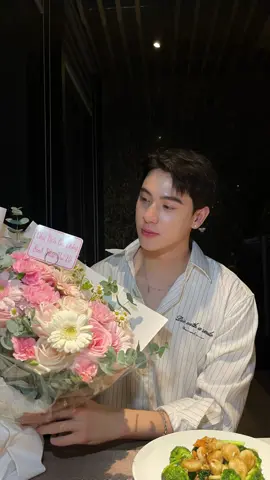 Nay được off bún bò một hôm 😂. Cũng nhờ kem nền tốt chứ không là khóc trôi hết nền rồi 🥲 #carslan #kemnen #lamdep 