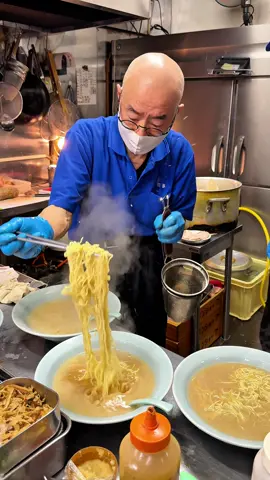 【No.1ラーショ】埼玉で一番うまいと噂のネギチャーシューメン🍜 ーーーーーーーーーーーーーーーーーーーーー ◎SNSでバズってる投稿だけが出るグルメアプリ🚀 URL：apps.apple.com/jp/app/hamoni/id1522639045 ◎インフルエンサーの方でバズってるお店が知りたい方はこちら👇️ URL：www.hamoni-pro.jp/download-app ーーーーーーーーーーーーーーーーーーーーー 【ラーメンショップ 金田亭】 埼玉・幸手の「ラーメンショップ 金田亭」さんで、絶品ネギチャーシューメンを堪能！ 埼玉で“最も美味しいラーショ”と名高い一杯は、ネギのシャキシャキ感とチャーシューの旨味が最高の組み合わせ🔥 朝8時から営業しているので、朝ラー派にも嬉しいお店！ ーーーーーーーーーーーーーーーーーー 📍埼玉県幸手市東2-15-19 ⏰営業時間：水・木・金・土・日 8:00～18:30 🛏️定休日：月・火 ーーーーーーーーーーーーーーーーーー 【No.1 Ramen Shop】The Most Delicious Negi Chashu Ramen in Saitama! 🍜 【Ramen Shop Kanedatei】 At Ramen Shop Kanedatei in Satte, Saitama, we indulged in their legendary negi chashu ramen! ✨ Renowned as the best Ramen Shop in Saitama, this bowl features crisp green onions and tender chashu—a perfect combination! 🔥 Opens as early as 8 AM, making it a great spot for morning ramen lovers! ーーーーーーーーーーーーーーーーーー 📍2-15-19 Higashi, Satte City, Saitama Prefecture ⏰ Business hours: Wed, Thu, Fri, Sat, Sun 8:00 AM – 6:30 PM 🛏️ Closed: Monday & Tuesday ーーーーーーーーーーーーーーーーーー #埼玉グルメ #埼玉ラーメン #ラーメンショップ #ラーショ #ramen #japansesfood