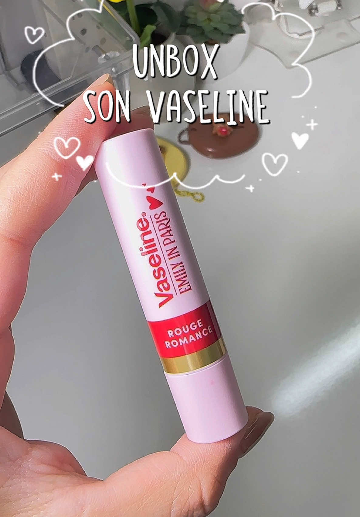 Môi vừa xinh lại vừa được dưỡng môi nữa nè 💋 #xuhuong #viral #trending #unboxing #viralvideo #manifest #lipstick #vaseline #fyp #xuhuongtiktok #tiktok #Love #emilyinparis 