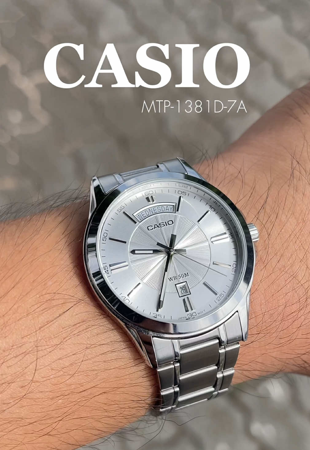 Casio เรือนโปรด เล่นแสงได้สวยมาก แสดงวันและวันที่ เรียบหรูในราคาสบายกระเป๋า ในรหัส MTP-1381D-7A #casio #mensfashion #นาฬิกาข้อมือ #casiomtp #casiowatch 