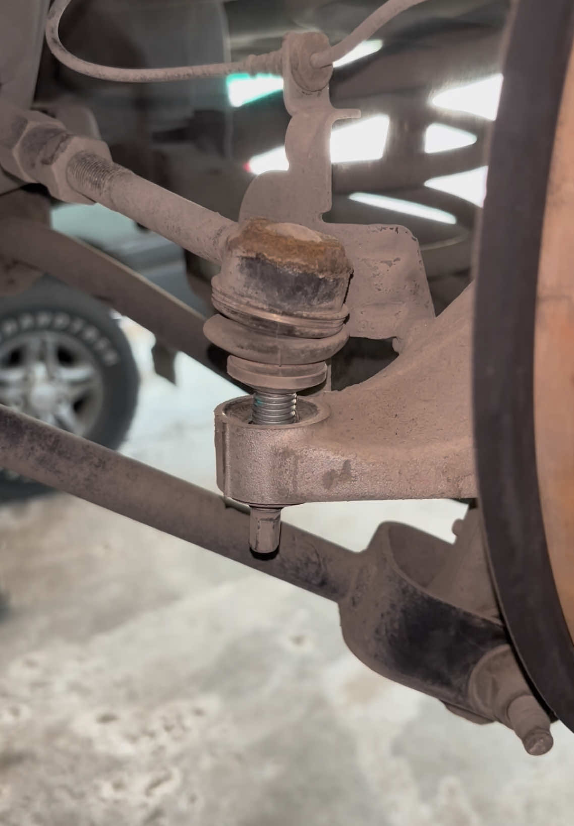 installing alignment adjuster rod Ford Taurus #mechanic #motivation #automotive #ideas #carsoftiktok #fyp 
