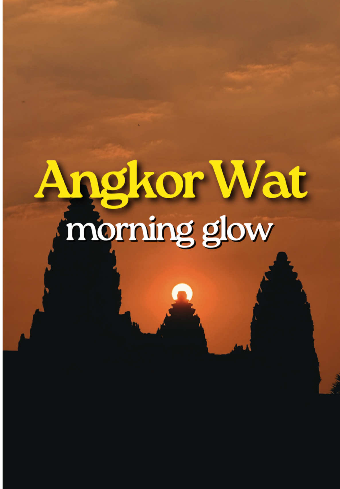 4 AM wake-up for an Angkor Wat sunrise 🌅 Would you get up this early for this view?👀☀️ #cambodia #visitcambodia #cambodiatravel #siemreapcambodia🇰🇭 #angkor_wat_of_cambodia_🇰🇭♥ #angkor #asiatravel #southeastasia #sunrise #temple 